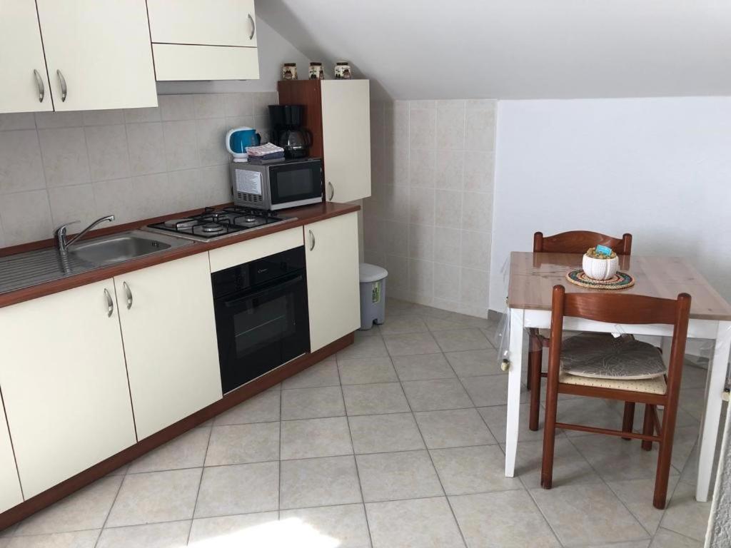 Francis Appartements Pakostane Exterior photo